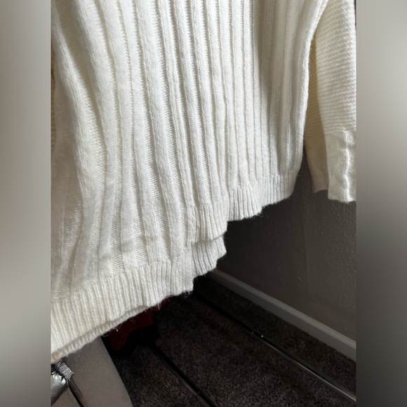 Express Asymmetrical Hem Turtleneck Sweater size small - Picture 3 of 3